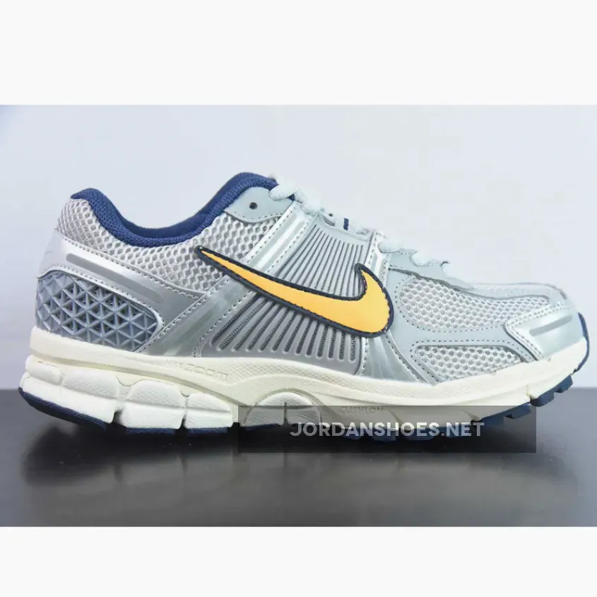 Nike Zoom Vomero 5 Pure Platinum/Laser Orange FJ4151-001 Nike Zoom Vomero 5 Pure Platinum/Laser Orange FJ4151-001