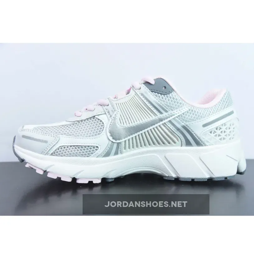 Nike Zoom Vomero 5 520 Silver Pink FN3695-001 Restock Nike Zoom Vomero 5 520 Silver Pink FN3695-001 Restock