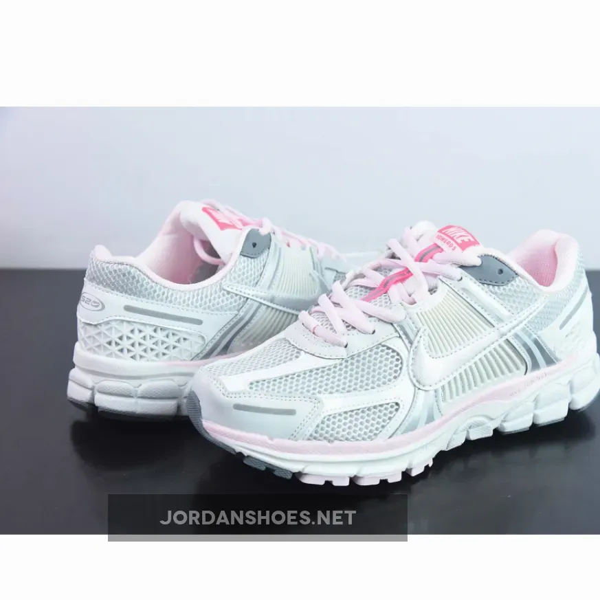 Nike Zoom Vomero 5 520 Silver Pink FN3695-001 Restock Nike Zoom Vomero 5 520 Silver Pink FN3695-001 Restock