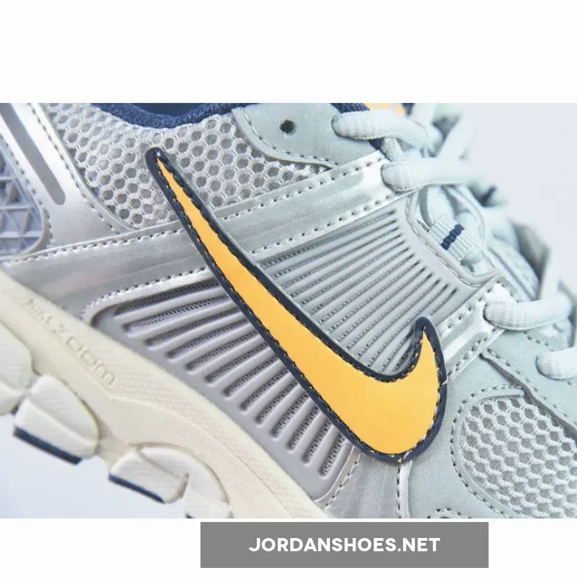 Nike Zoom Vomero 5 Pure Platinum/Laser Orange FJ4151-001 Nike Zoom Vomero 5 Pure Platinum/Laser Orange FJ4151-001