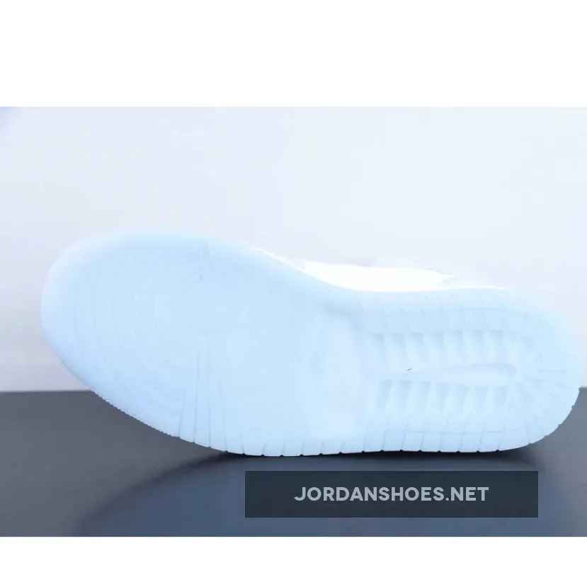 Air Jordan 1 Mid GS Glitter Swoosh Blue FQ9117-400 Air Jordan 1 Mid GS Glitter Swoosh Blue FQ9117-400