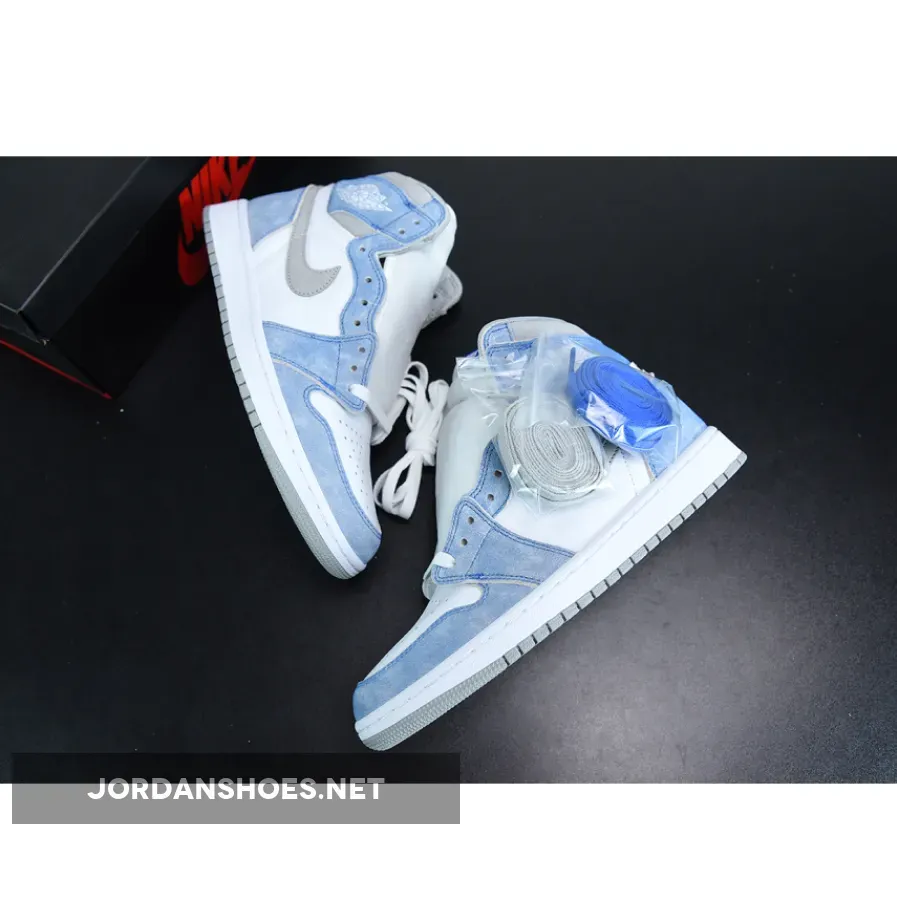 Air Jordan 1 Retro High OG Hyper Royal/Light Smoke Grey-White Air Jordan 1 Retro High OG Hyper Royal/Light Smoke Grey-White