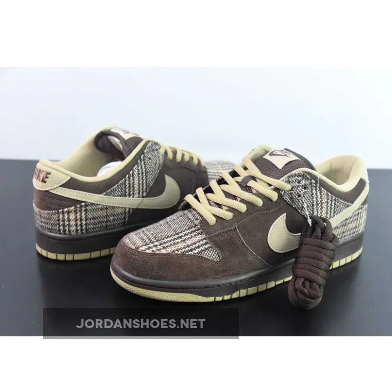 Nike SB Dunk Low Tweed Baroque Brown/Mushroom 304292-223 Nike SB Dunk Low Tweed Baroque Brown/Mushroom 304292-223