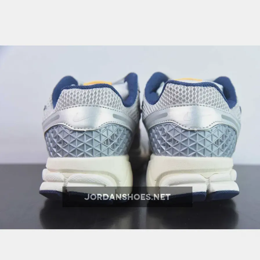 Nike Zoom Vomero 5 Pure Platinum/Laser Orange FJ4151-001 Nike Zoom Vomero 5 Pure Platinum/Laser Orange FJ4151-001