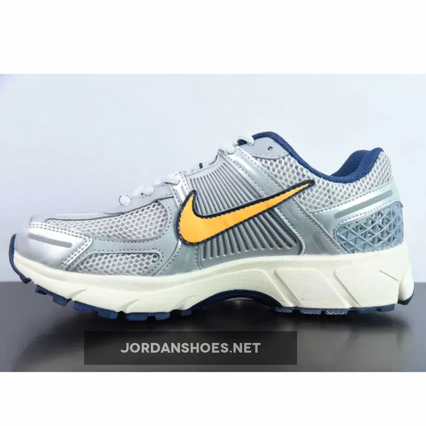 Nike Zoom Vomero 5 Pure Platinum/Laser Orange FJ4151-001 Nike Zoom Vomero 5 Pure Platinum/Laser Orange FJ4151-001