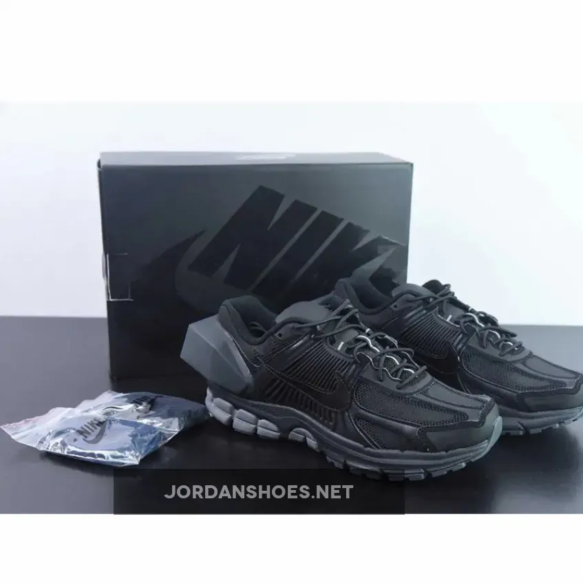 A COLD WALL x Nike Zoom Vomero 5s Black