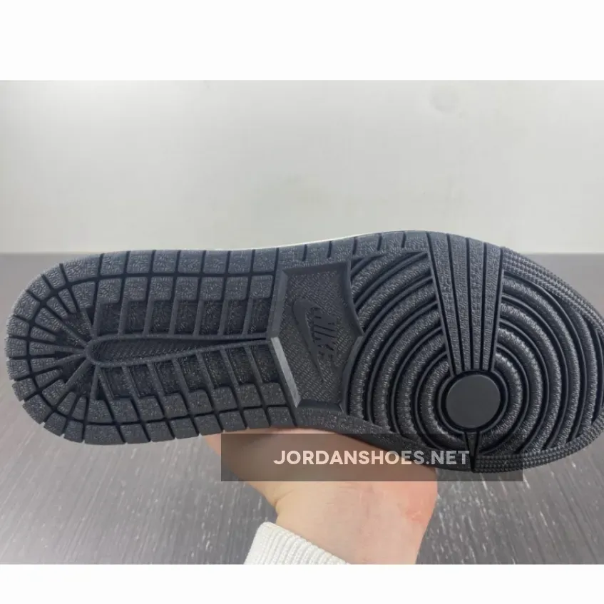 Air Jordan 1 High OG "Skyline" Vivid Orange/Black-Iced Lilac Air Jordan 1 High OG "Skyline" Vivid Orange/Black-Iced Lilac