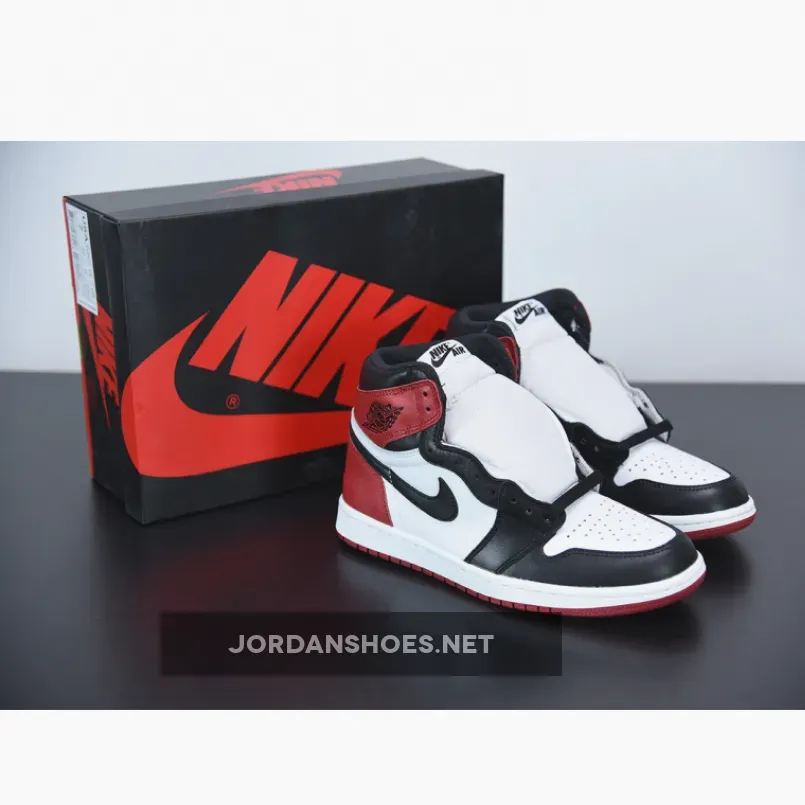 Air Jordan 1 Retro High OG Black Toe