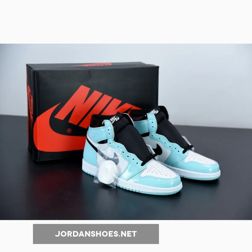 Air Jordan 1 Retro High OG Patent Leather White/Aurora-Black