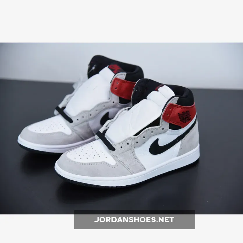 Air Jordan 1 Retro High Og White/Black/Light Smoke Grey/Varsity Red AJ1 Air Jordan 1 Retro High Og White/Black/Light Smoke Grey/Varsity Red AJ1