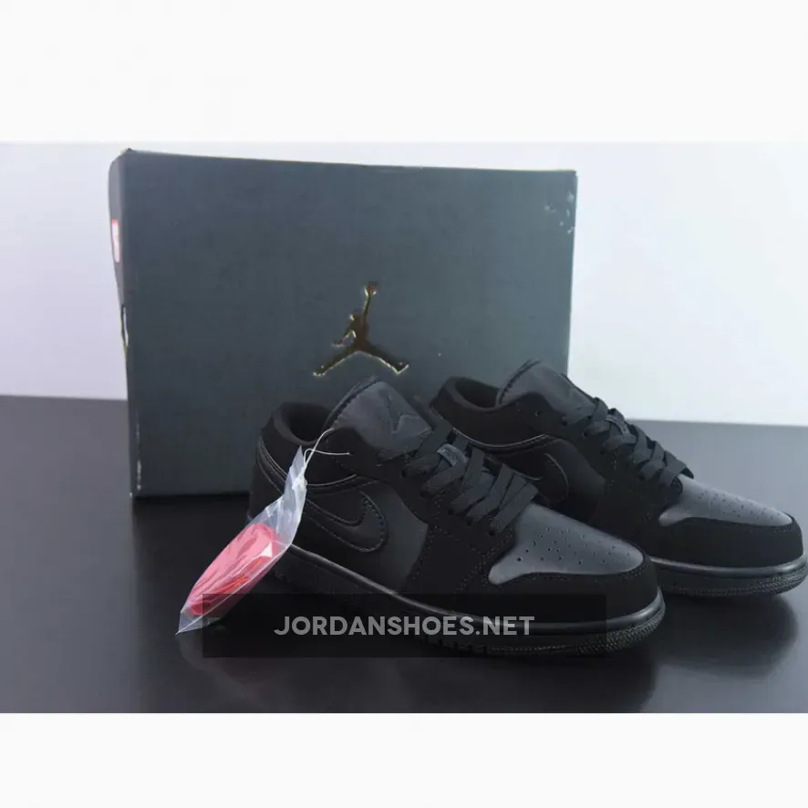 Air Jordan 1 Retro Low Triple Black