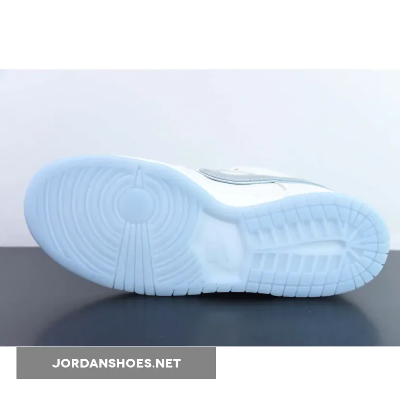 Concepts x Nike SB Dunk Low "White Lobster" Concepts x Nike SB Dunk Low "White Lobster"