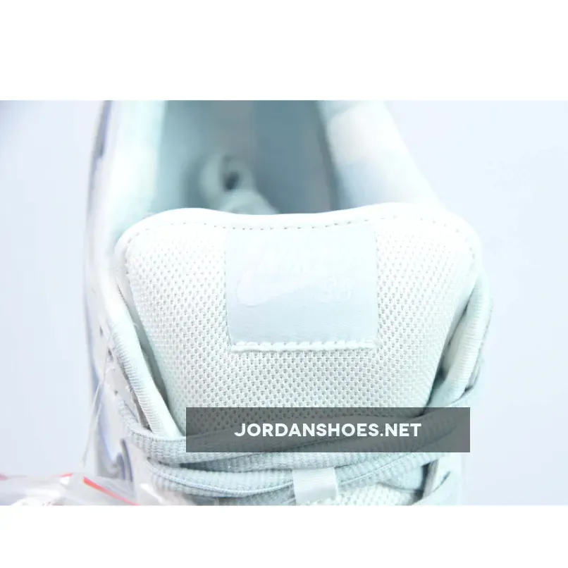 Concepts x Nike SB Dunk Low "White Lobster" Concepts x Nike SB Dunk Low "White Lobster"