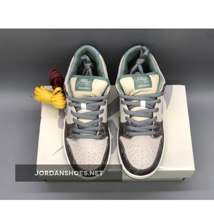 Crenshaw Skate Club x Nike SB Dunk Low Brown Blue Crenshaw Skate Club x Nike SB Dunk Low Brown Blue