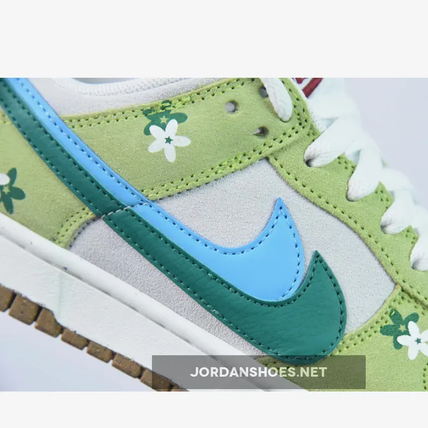 Custom Nike Dunk Low ’85 Double Swooshes’ Green Sail Custom Nike Dunk Low ’85 Double Swooshes’ Green Sail