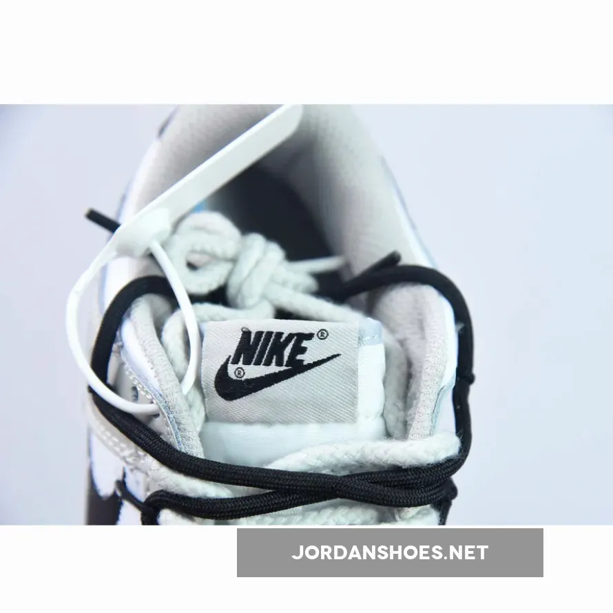 Custom Nike Dunk Low ‘Spray Paint Swoosh’ Custom Nike Dunk Low ‘Spray Paint Swoosh’