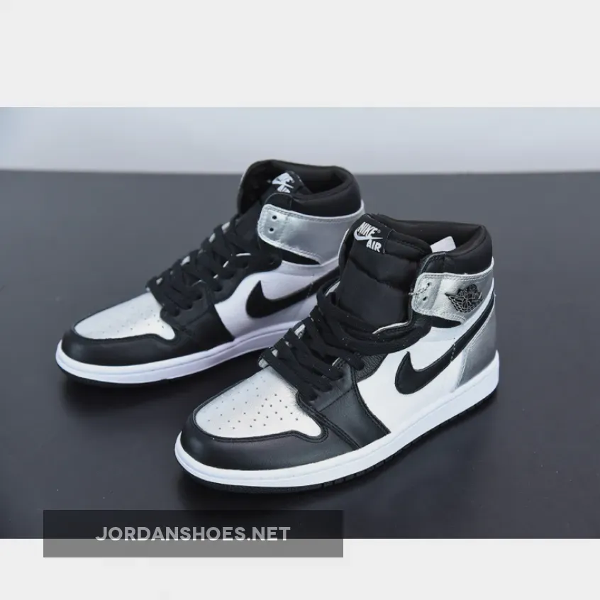 Jordan 1 Retro High OG Silver Toe Jordan 1 Retro High OG Silver Toe