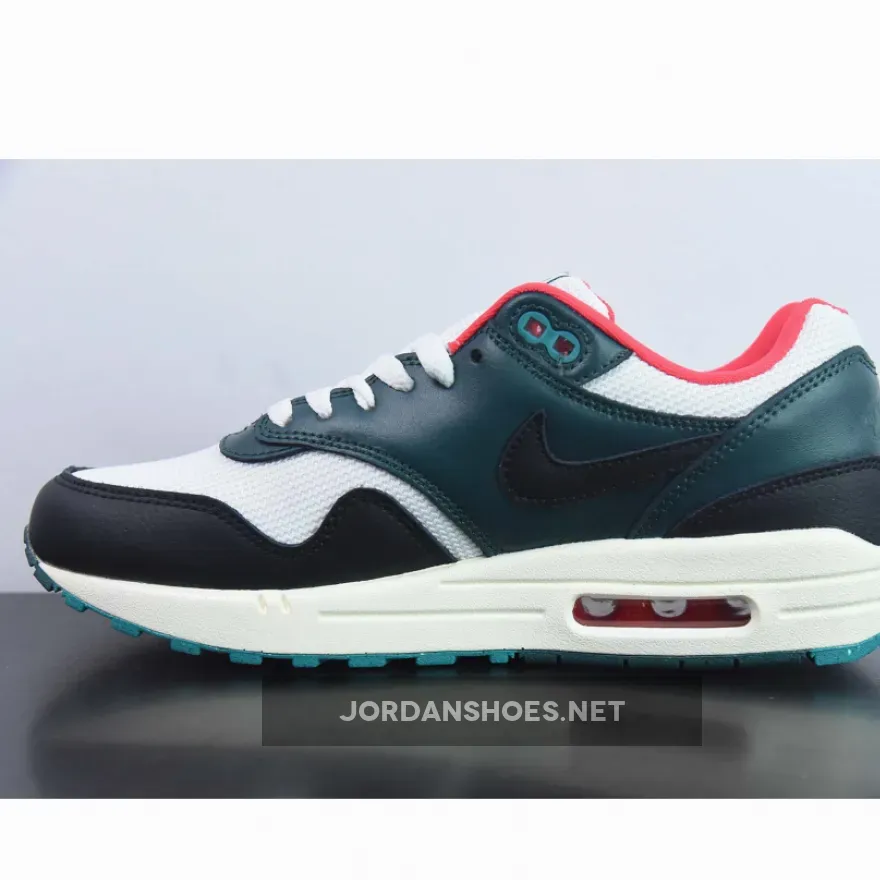 LeBron x Air Max 1 "Liverpool" White/Black-Red-Green LeBron x Air Max 1 "Liverpool" White/Black-Red-Green