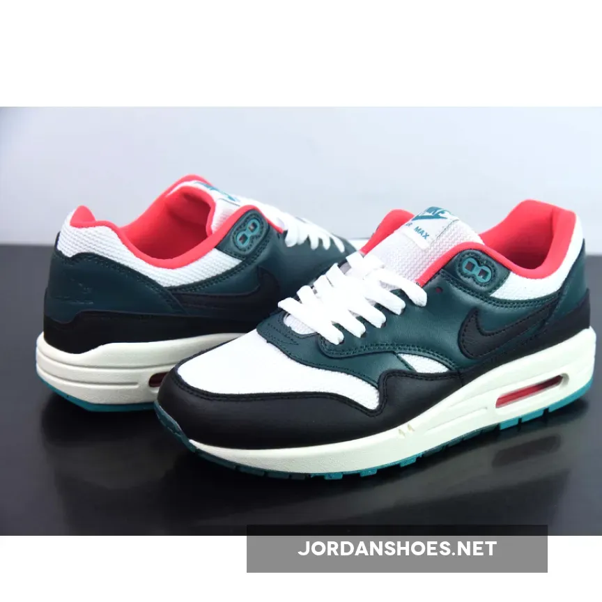 LeBron x Air Max 1 "Liverpool" White/Black-Red-Green LeBron x Air Max 1 "Liverpool" White/Black-Red-Green