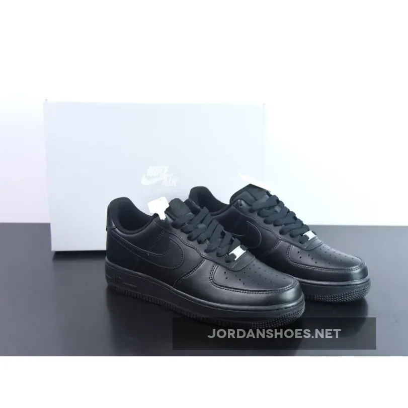 Nike Air Force 1 07 Triple Black