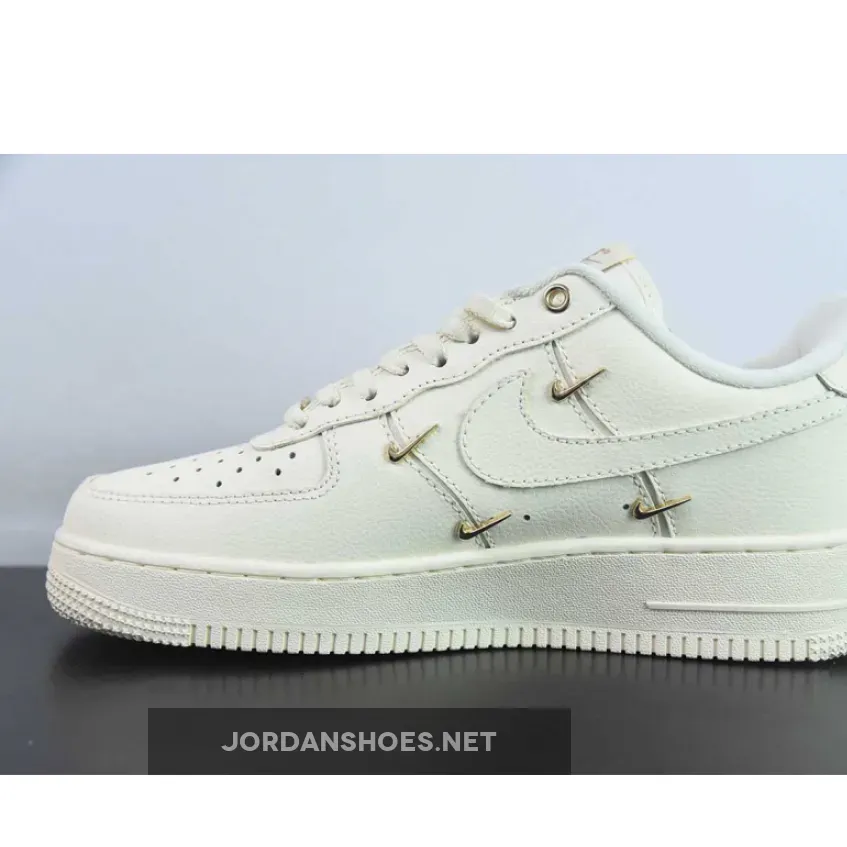 Nike Air Force 1 Low Sail Metallic Gold Nike Air Force 1 Low Sail Metallic Gold