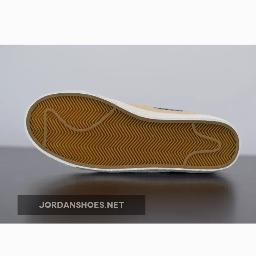 Nike Blazer Mid Sesame/Mystic Navy-Sail-Gum Light Brown Nike Blazer Mid Sesame/Mystic Navy-Sail-Gum Light Brown