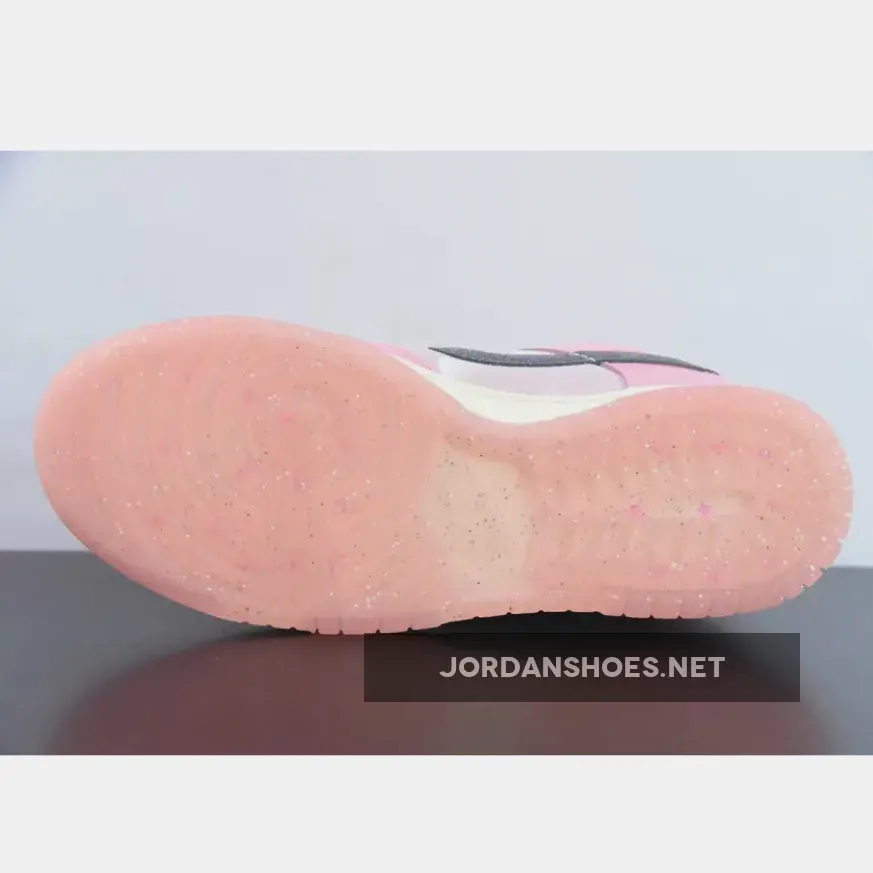 Nike Dunk Low Barbie Nike Dunk Low Barbie