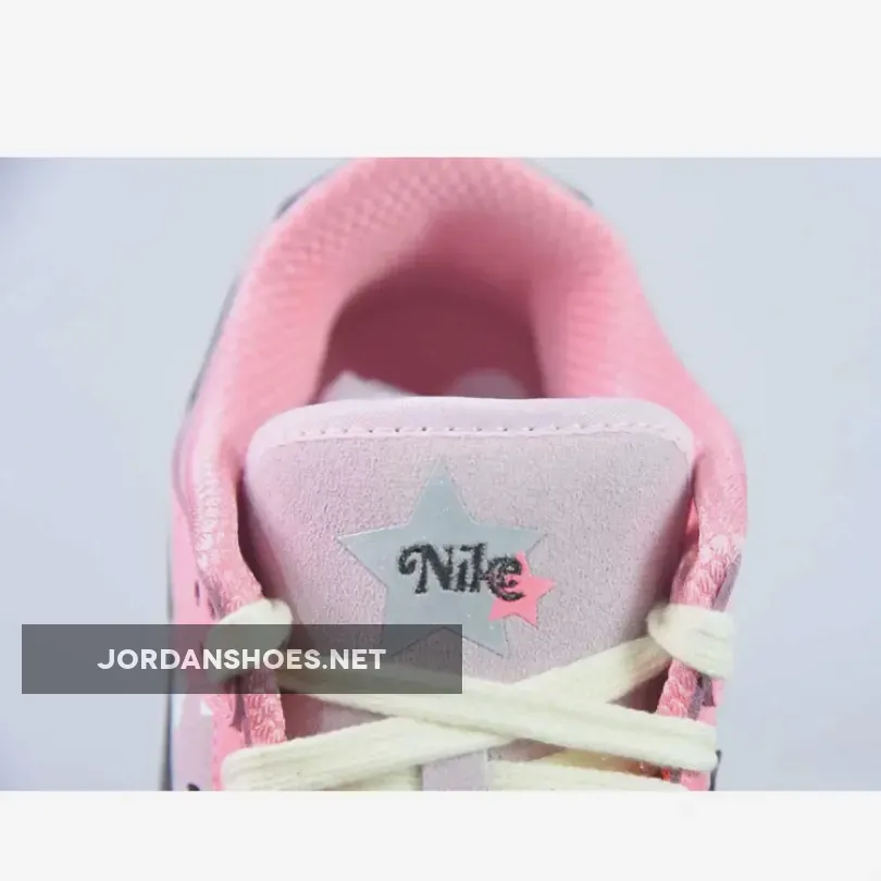 Nike Dunk Low Barbie Nike Dunk Low Barbie