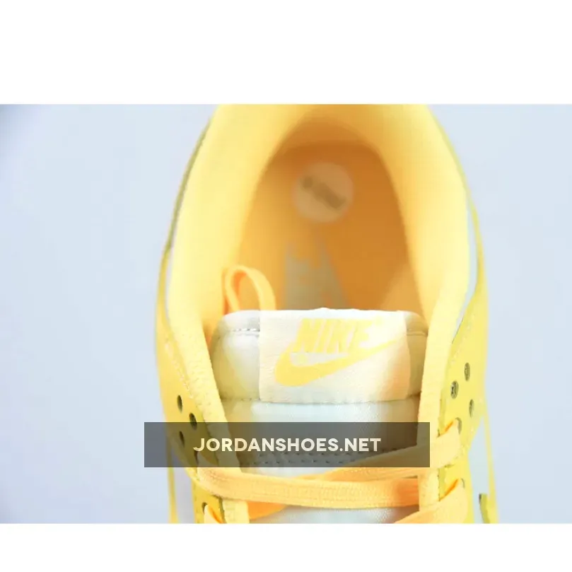 Nike Dunk Low Light Bone/Sail/Citron Pulse Nike Dunk Low Light Bone/Sail/Citron Pulse