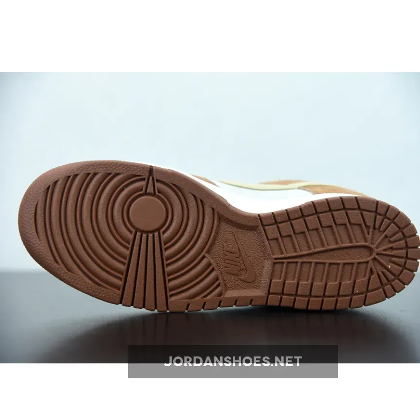 Nike Dunk Low PRM ‘Medium Curry’ Nike Dunk Low PRM ‘Medium Curry’