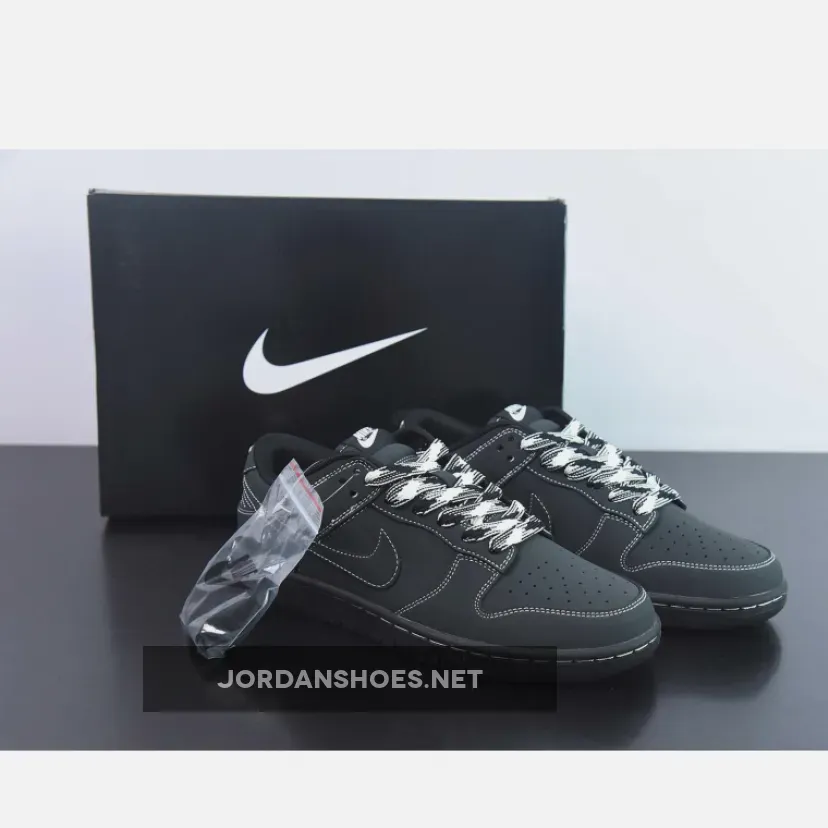 Nike Dunk Low Triple Black