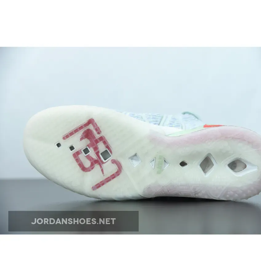 Nike LeBron 18 "Empire Jade" Nike LeBron 18 "Empire Jade"