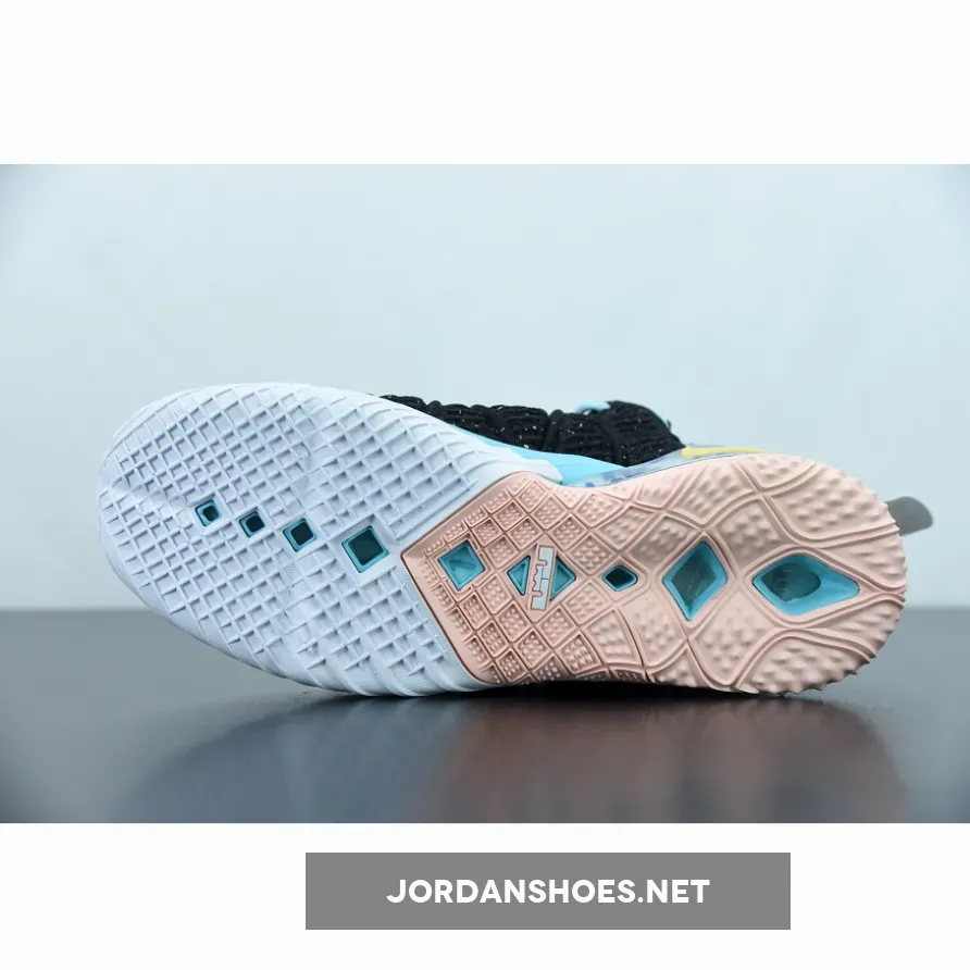 Nike LeBron 18 "Reflections" Nike LeBron 18 "Reflections"