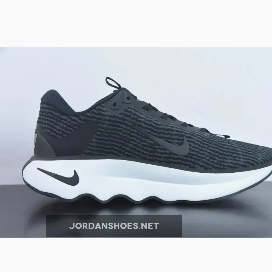 Nike Motiva Black White Nike Motiva Black White