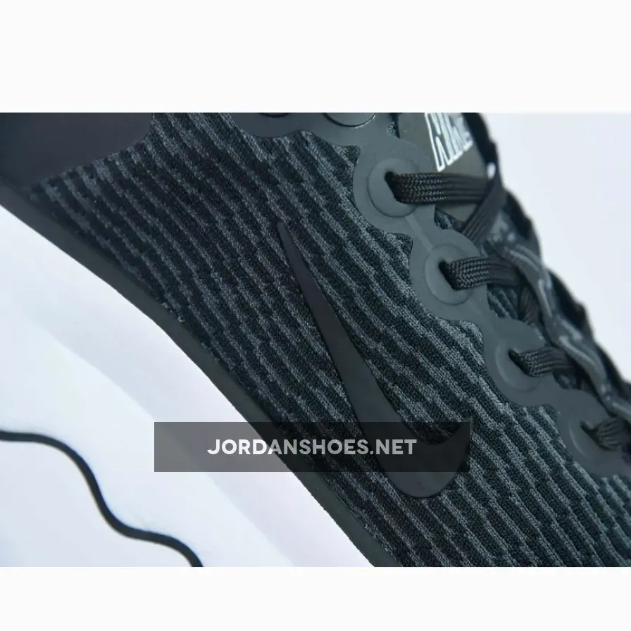 Nike Motiva Black White Nike Motiva Black White