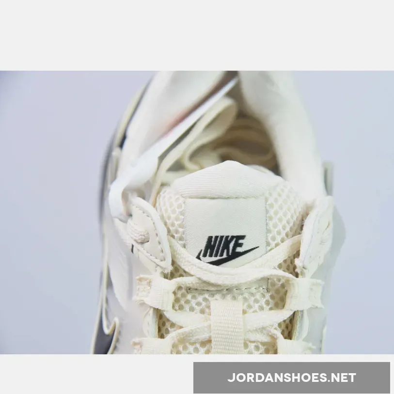 Nike Runtekk Coconut Milk Black Nike Runtekk Coconut Milk Black