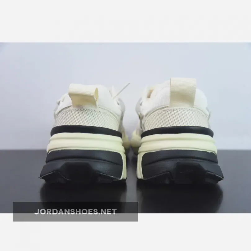 Nike Runtekk Coconut Milk Black Nike Runtekk Coconut Milk Black