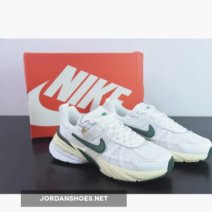 Nike Runtekk "White/Sail/Green"