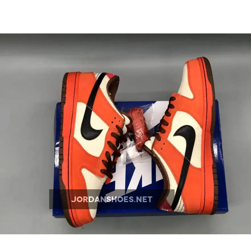 Nike SB Dunk Low Orange Hemp/Black-Sail Nike SB Dunk Low Orange Hemp/Black-Sail