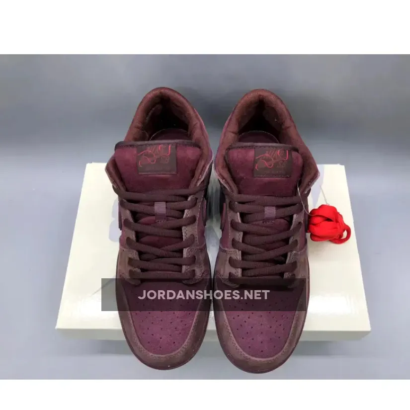Nike SB Dunk Low "Valentine’s Day 2024" Burgundy Crush/Dark Team Red Nike SB Dunk Low "Valentine’s Day 2024" Burgundy Crush/Dark Team Red