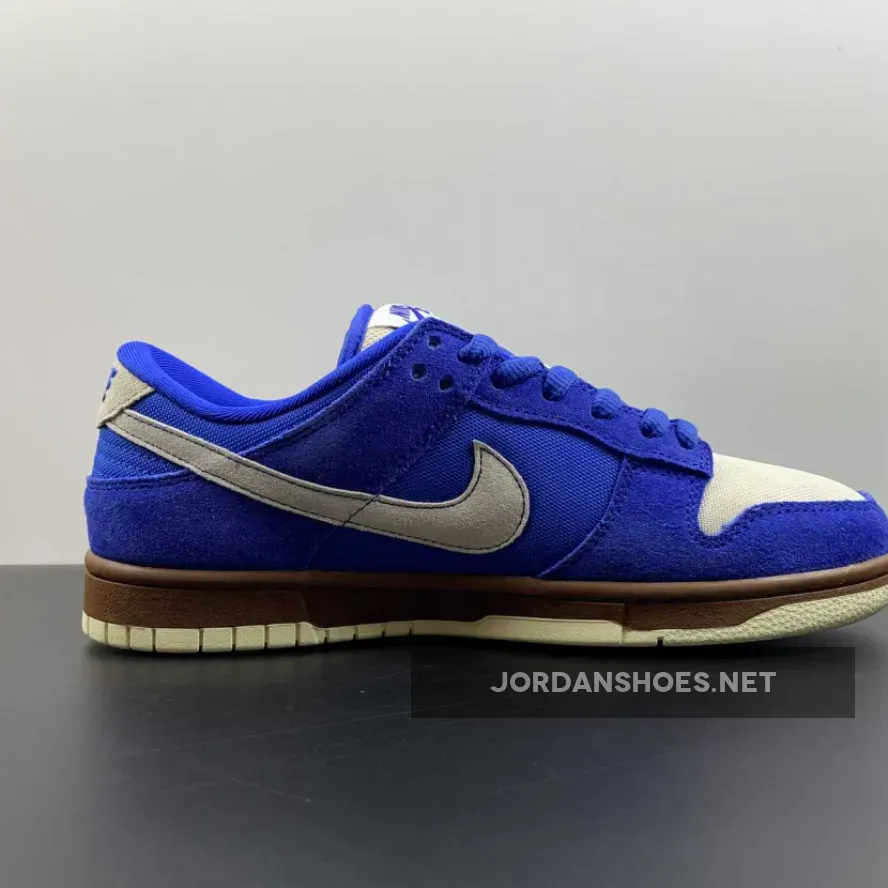 Nike SB Dunk Low Varsity Royal/Mettalic Vegas Gold Nike SB Dunk Low Varsity Royal/Mettalic Vegas Gold