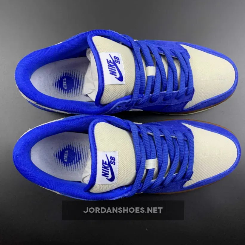 Nike SB Dunk Low Varsity Royal/Mettalic Vegas Gold Nike SB Dunk Low Varsity Royal/Mettalic Vegas Gold