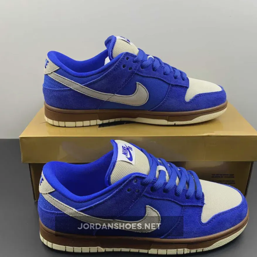 Nike SB Dunk Low Varsity Royal/Mettalic Vegas Gold Nike SB Dunk Low Varsity Royal/Mettalic Vegas Gold