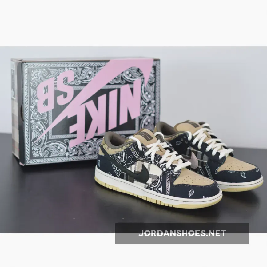 Nike SB Dunk Low x Travis Scott Black