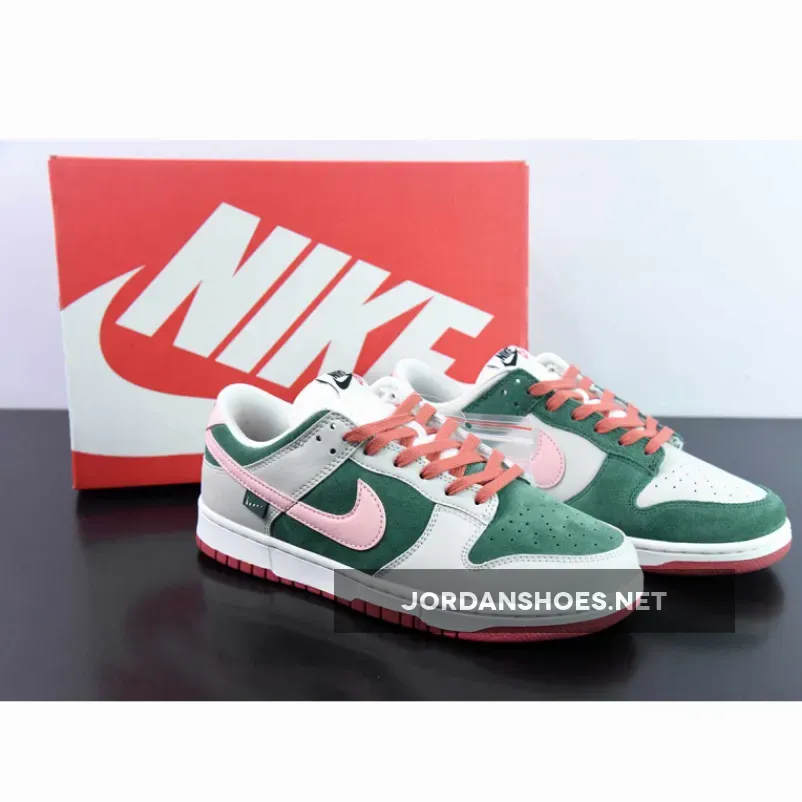 Nike WMNS Dunk Low SE All Petals United Green