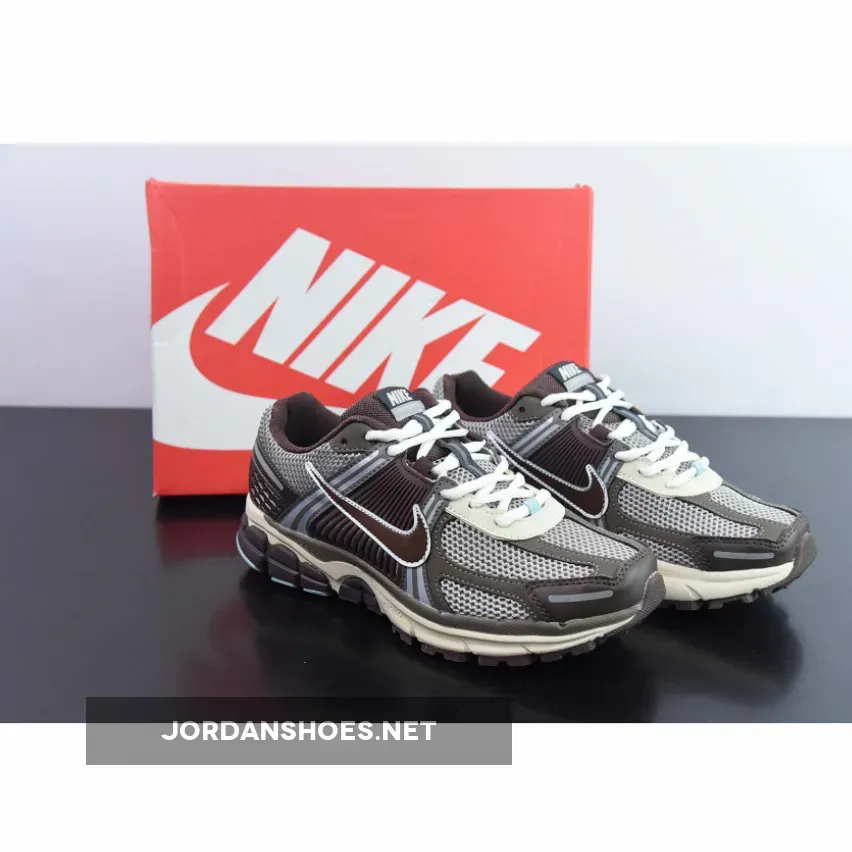 Nike Zoom Vomero 5 Earth Fossil