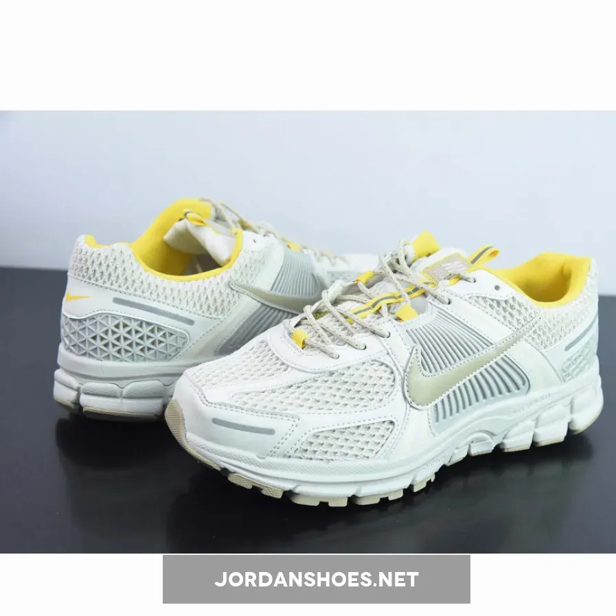 Nike Zoom Vomero 5 Light Bone/Yellow Nike Zoom Vomero 5 Light Bone/Yellow