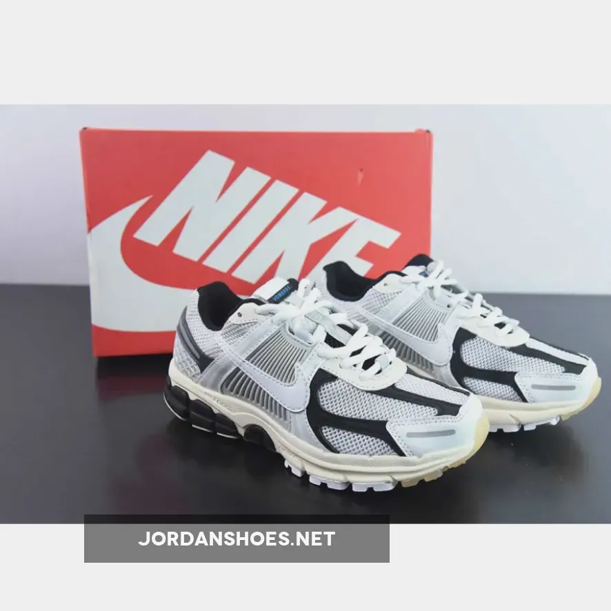 Nike Zoom Vomero 5 Supersonic White/Igloo-Black