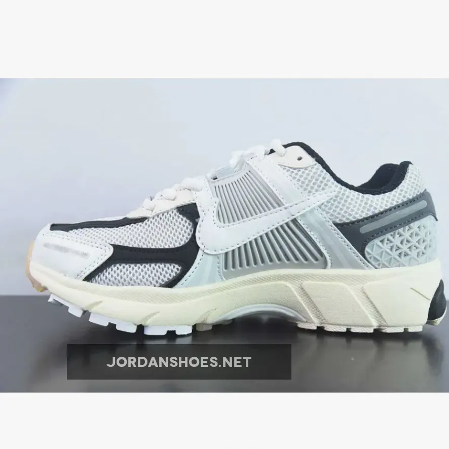 Nike Zoom Vomero 5 Supersonic White/Igloo-Black Nike Zoom Vomero 5 Supersonic White/Igloo-Black