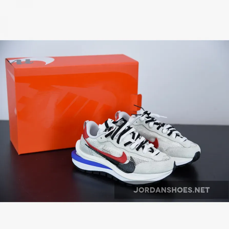 sacai x Nike VaporWaffle ‘Game Royal/Sport Fuchsia’